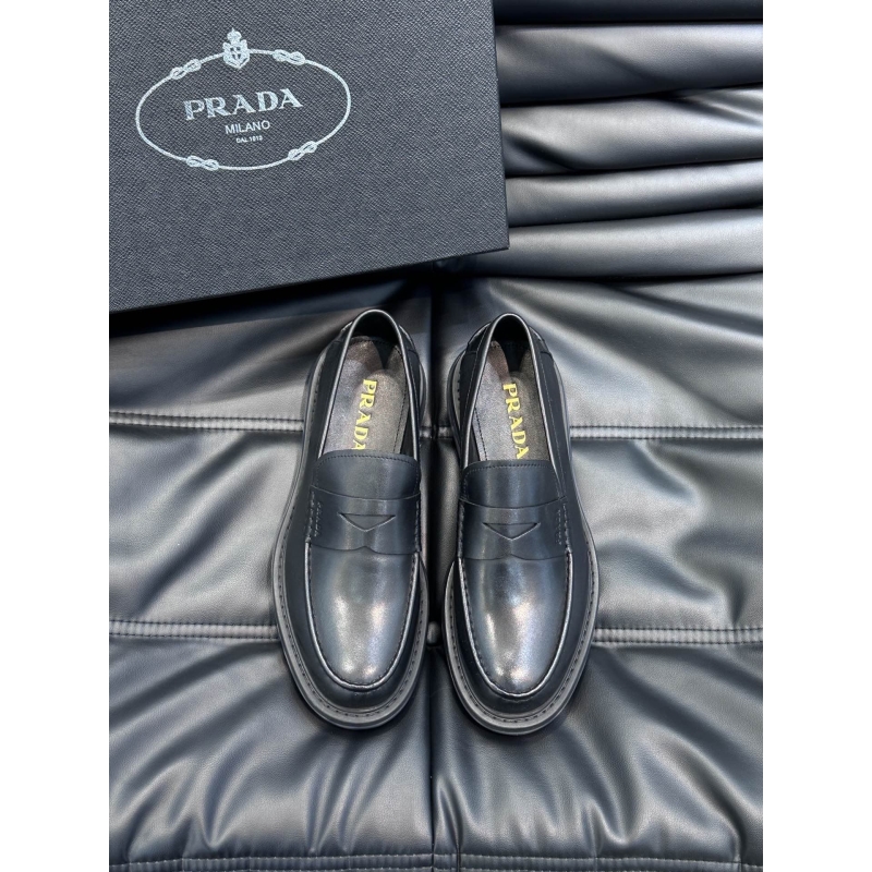 Pra*a leather shoes